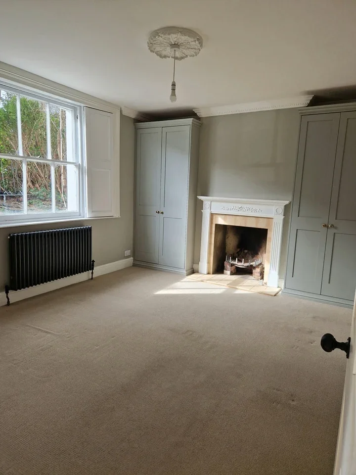 Flat Buckingham Road in Greater London