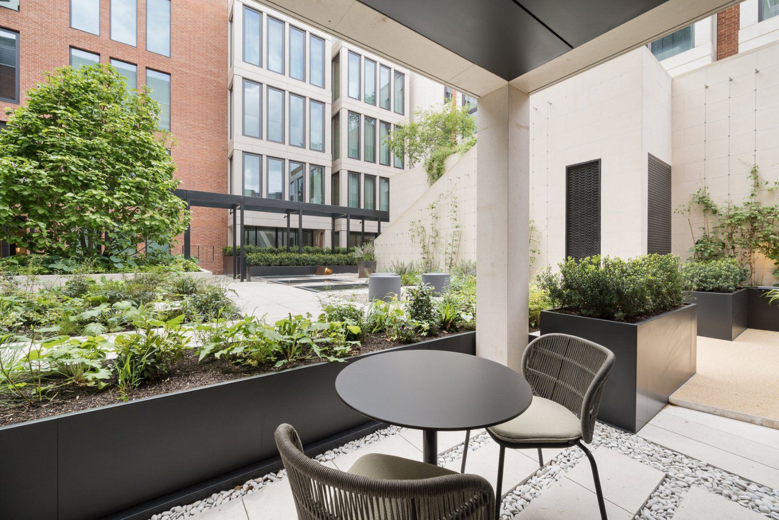 Flat Basil Street in Greater London
