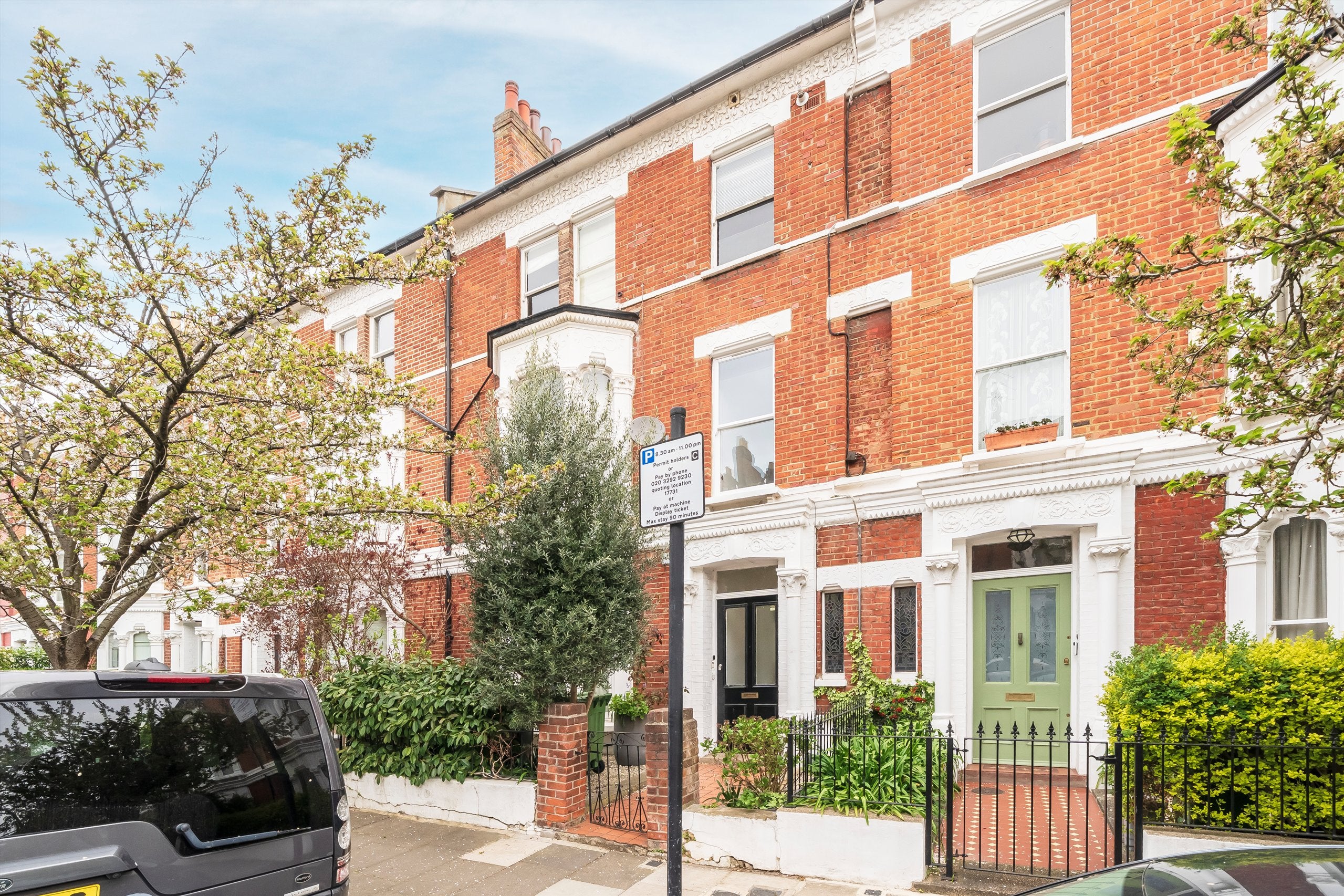 Flat Poplar Grove in Greater London