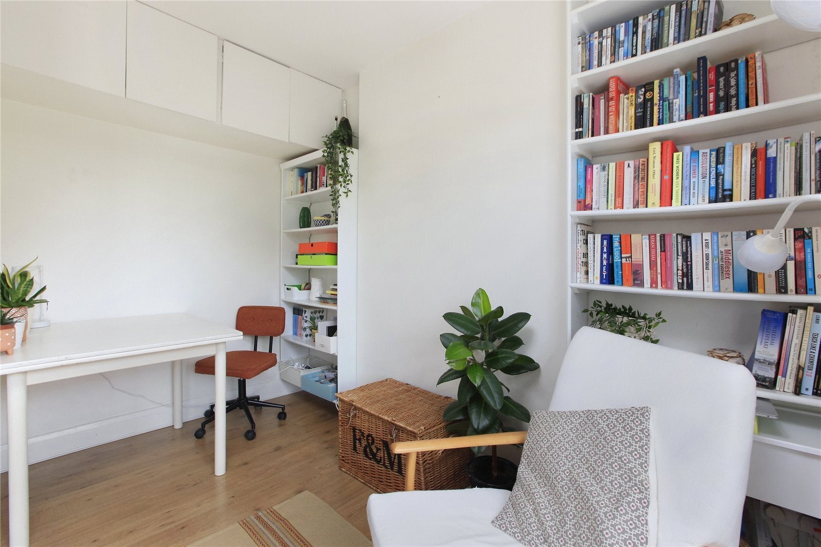 Flat Merton Road in Greater London