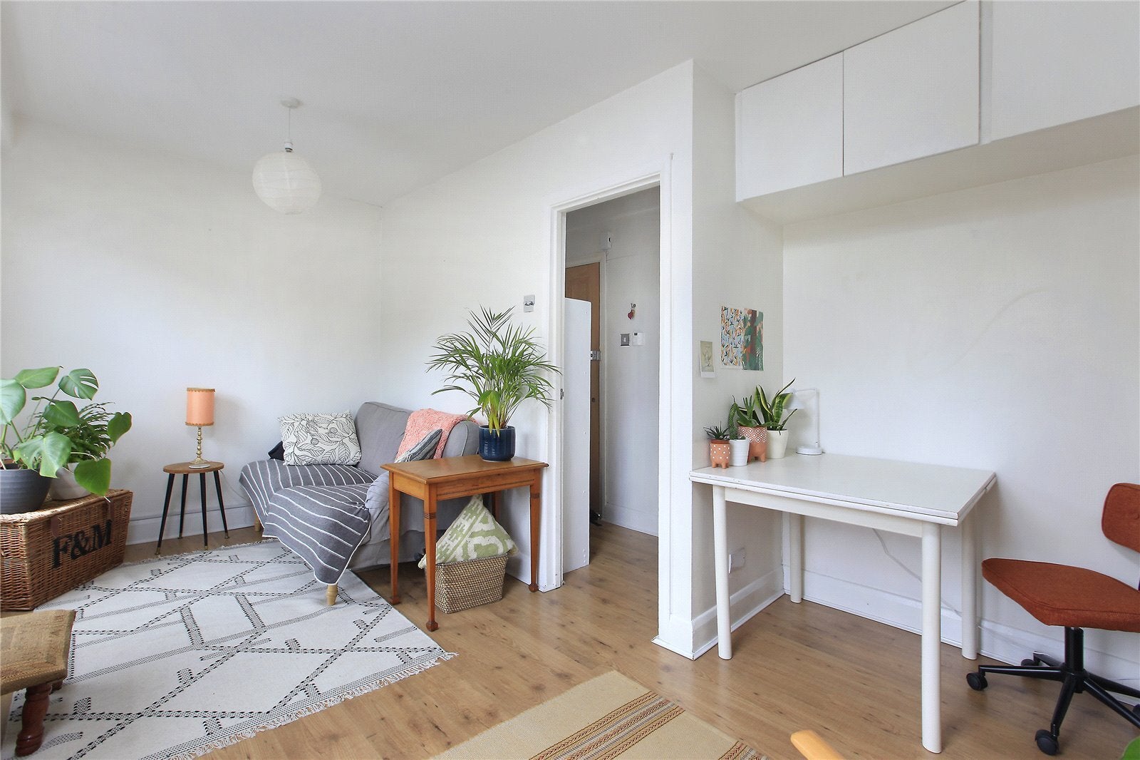 Flat Merton Road in Greater London