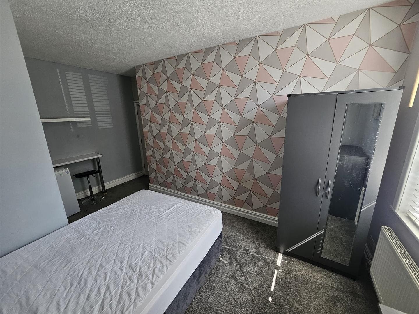 Room Fern Street in Farnworth