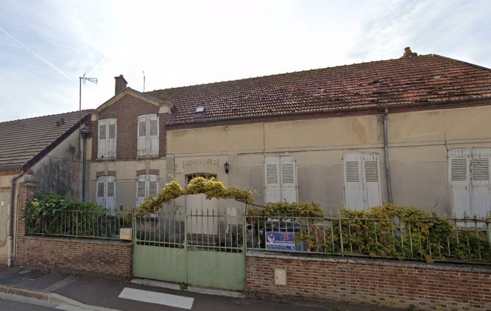 House Avenue du Maréchal Leclerc in Conflans-sur-Seine
