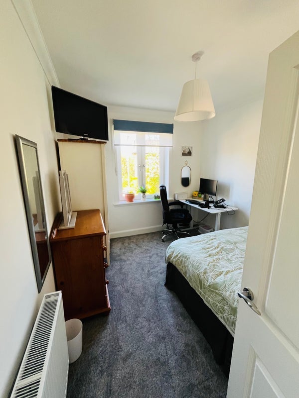 Room Colinton Mains Road in City of Edinburgh