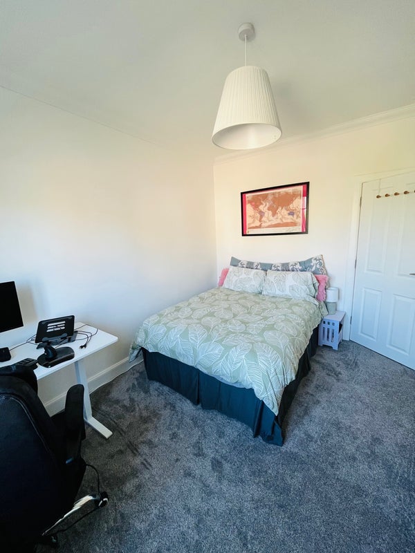 Room Colinton Mains Road in City of Edinburgh