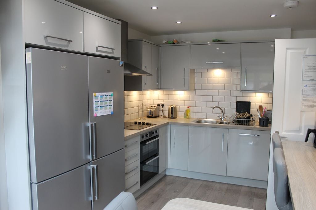 Room Collingwood Avenue in South Oxfordshire