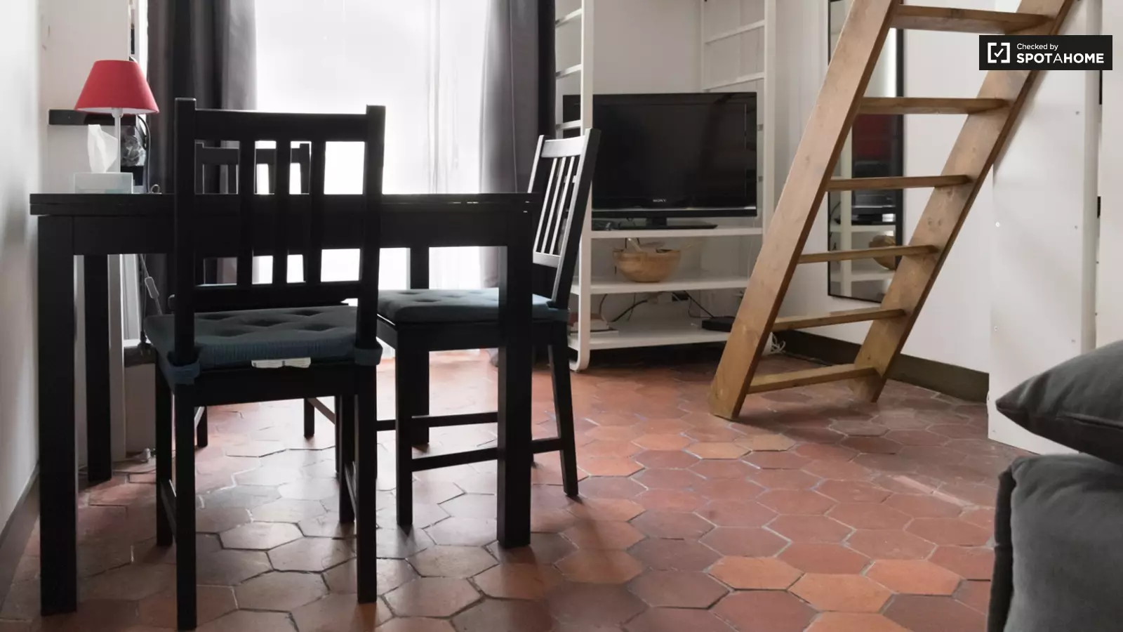 Appartement Rue Casimir Delavigne à Paris