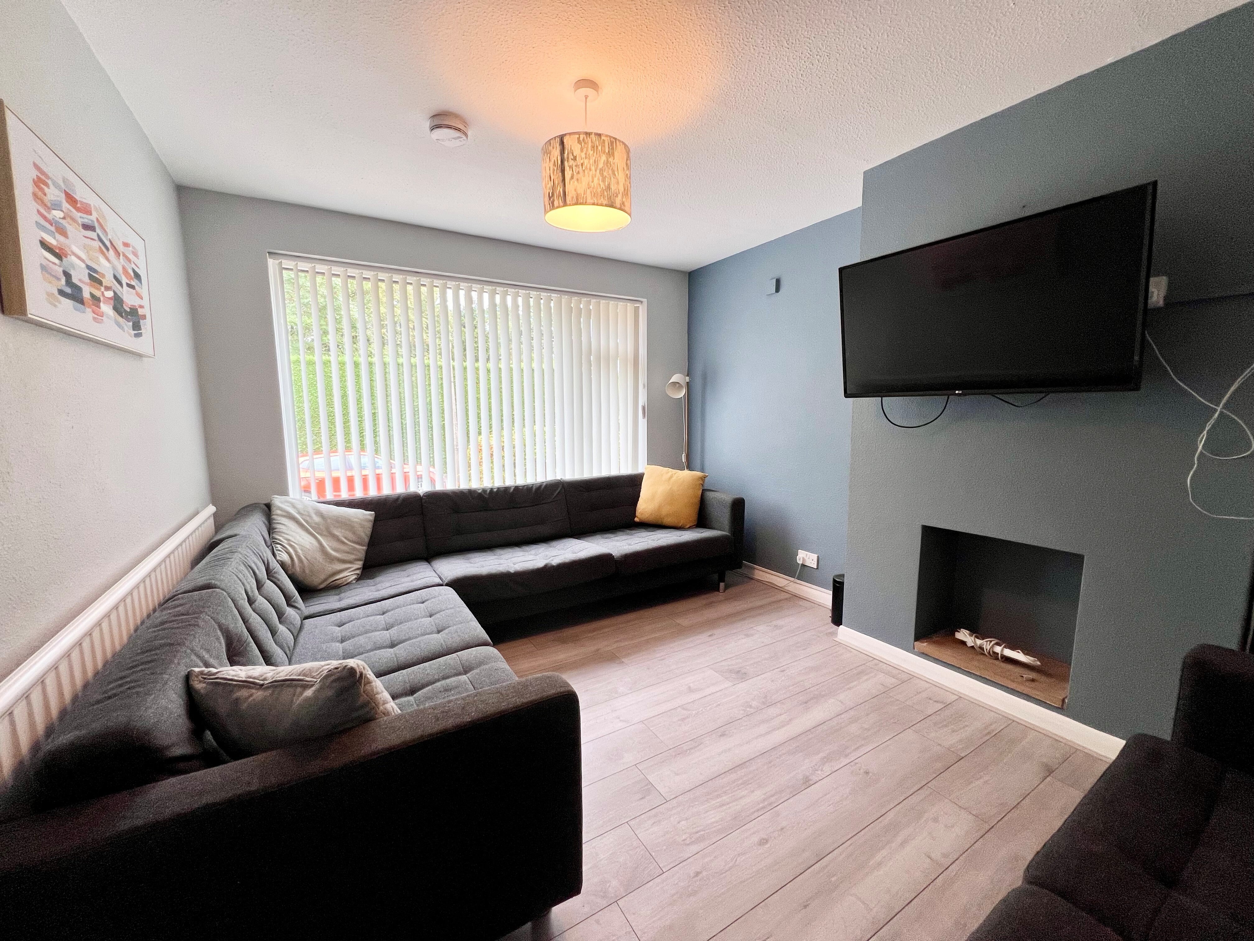 Room Everard Close in Worcester
