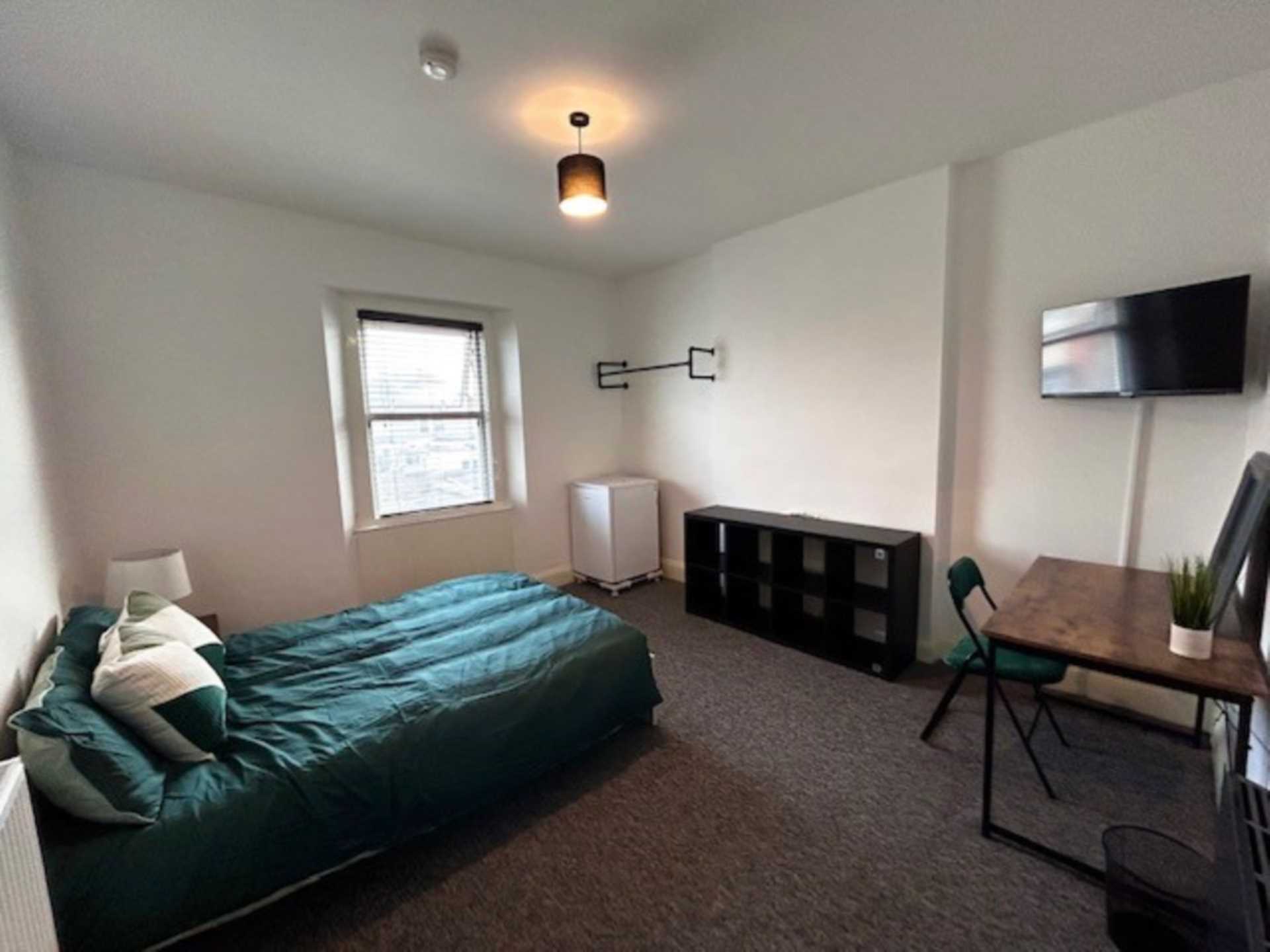 Room Ashcombe Road in Weston-super-Mare