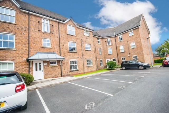 Flat Sunningdale Court in Bolton