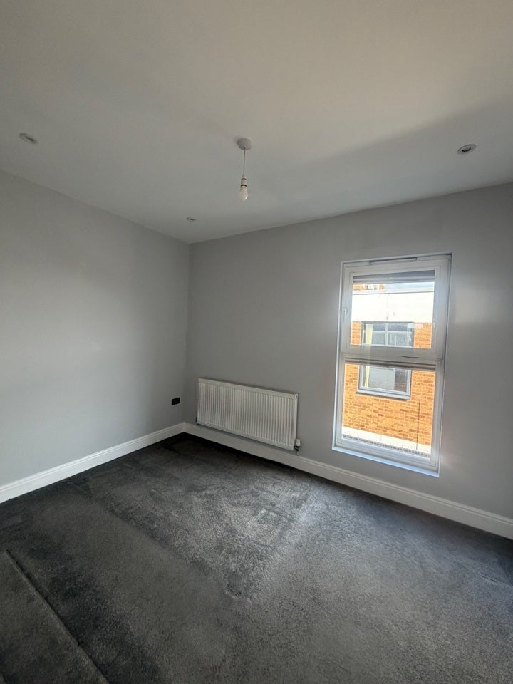 Flat London Road in Greater London