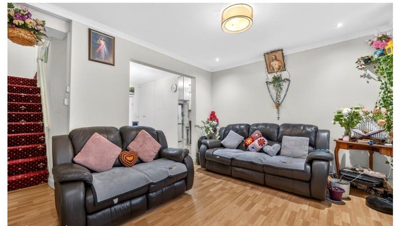 Room Crunden Road in Greater London