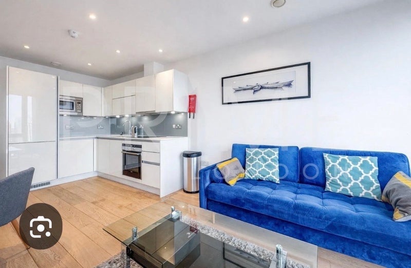 Flat Salamanca Street in Greater London