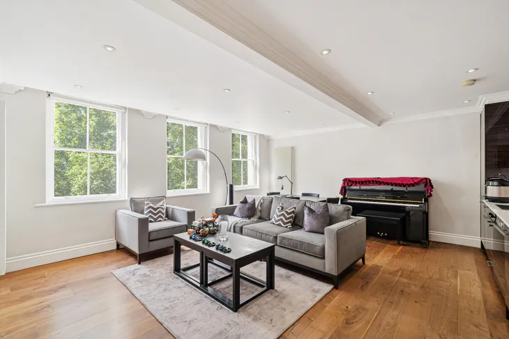 Flat Kensington Gardens Square in City of Westminster