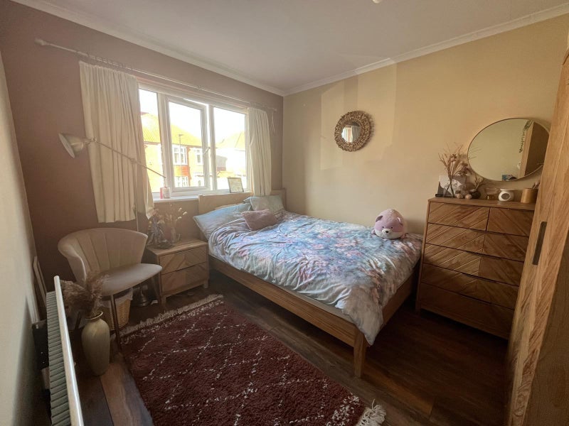 Room Lindale Road in Newcastle upon Tyne