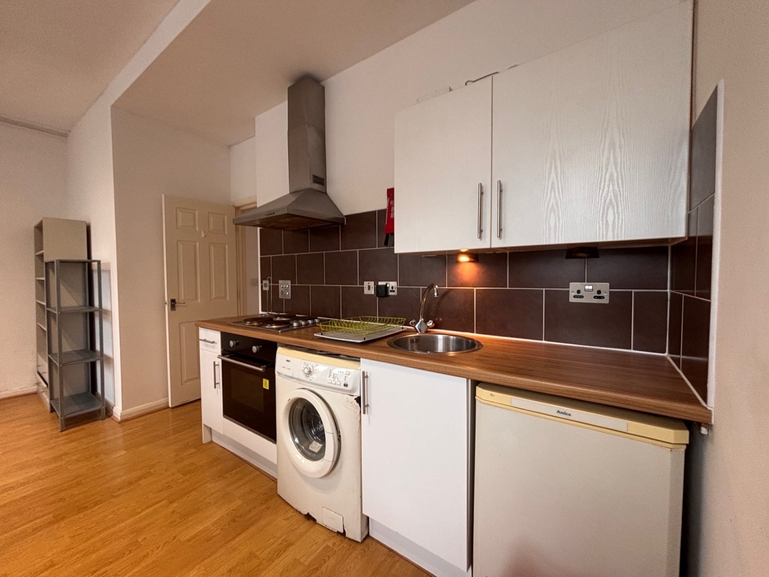 Flat Connaught Road in Cardiff