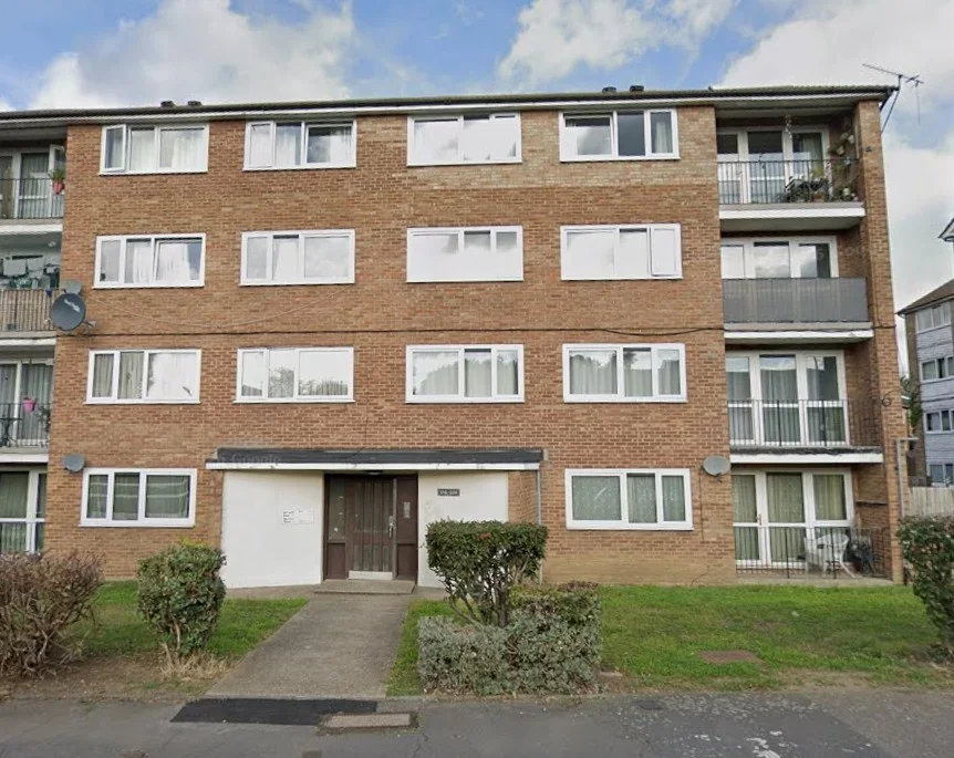 Flat Turpin Avenue in Greater London