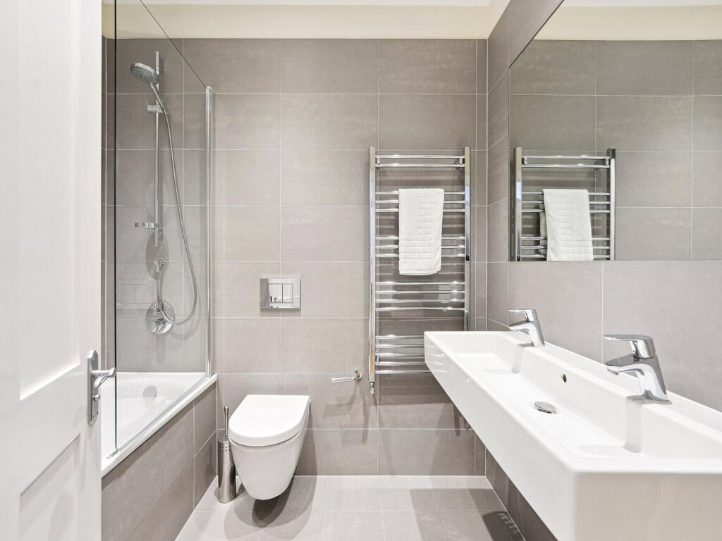 House Spa Hill in Greater London