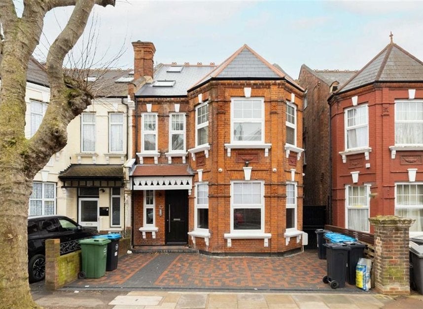 House Prout Grove in Greater London