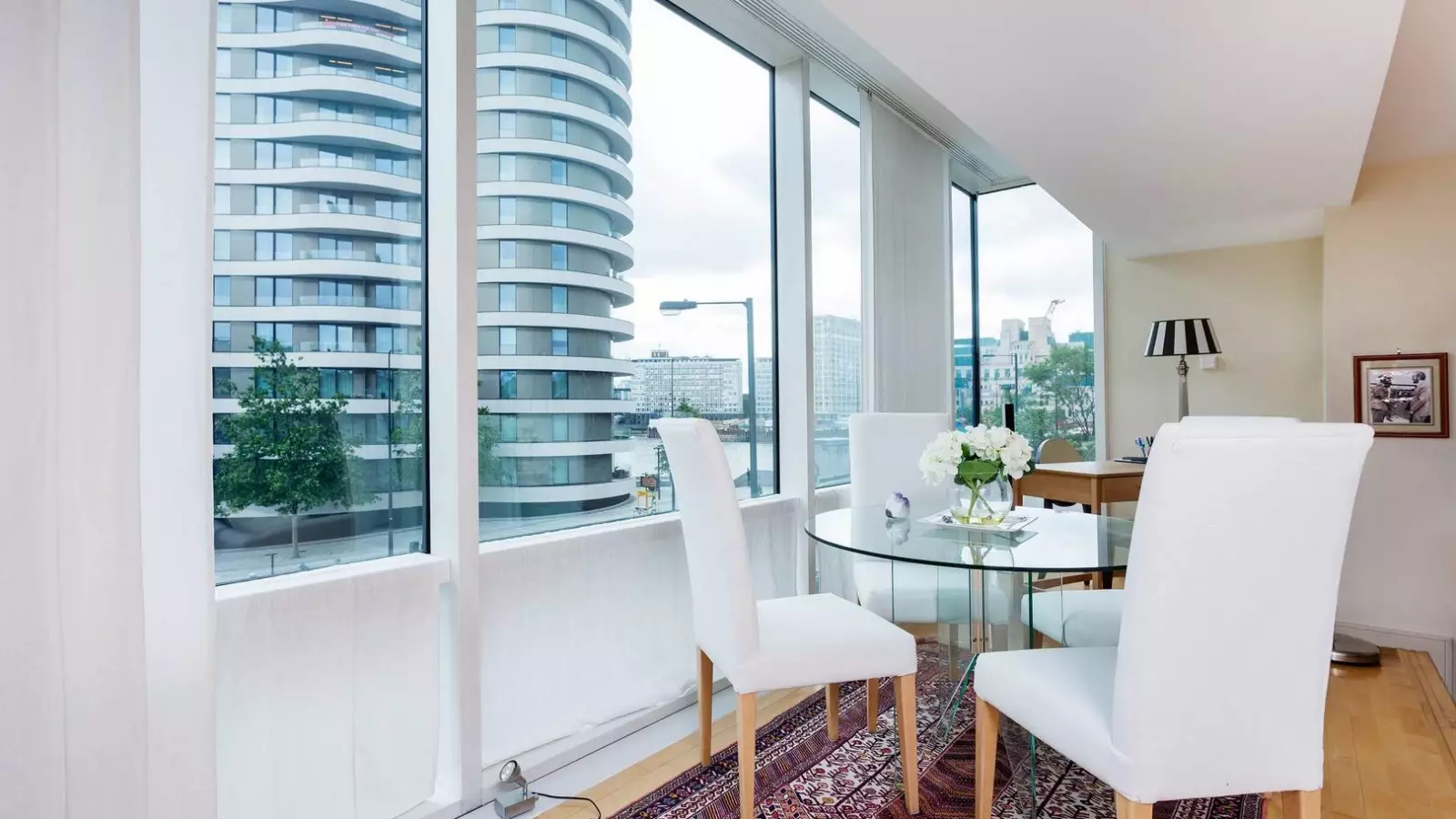 Flat Grosvenor Road in City of Westminster