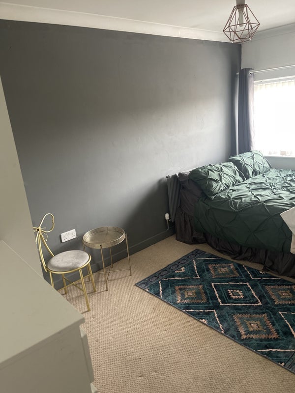 Room Walker Close in Greater London
