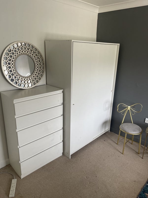 Room Walker Close in Greater London