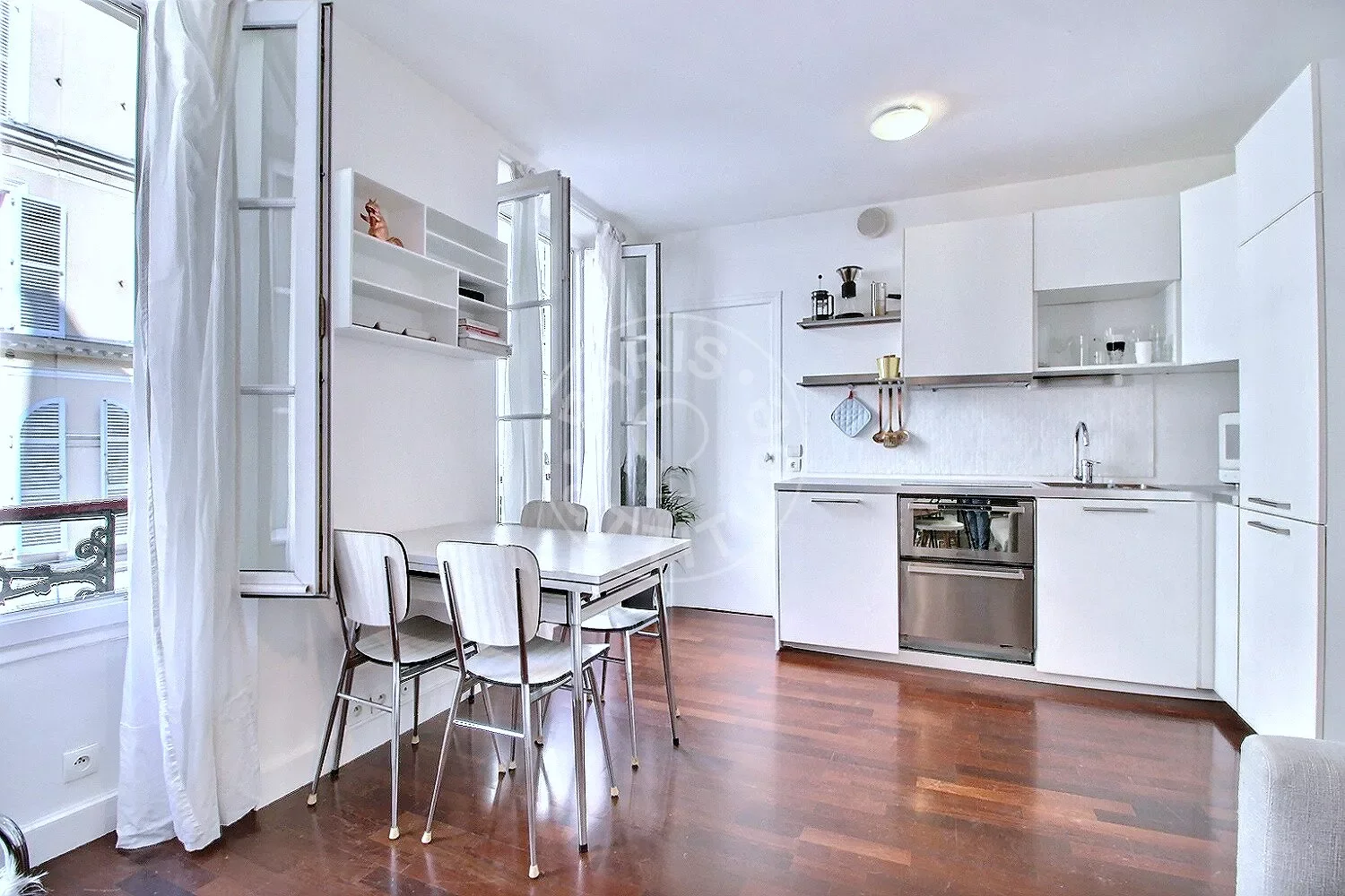 Flat Rue Lucien Sampaix in Paris
