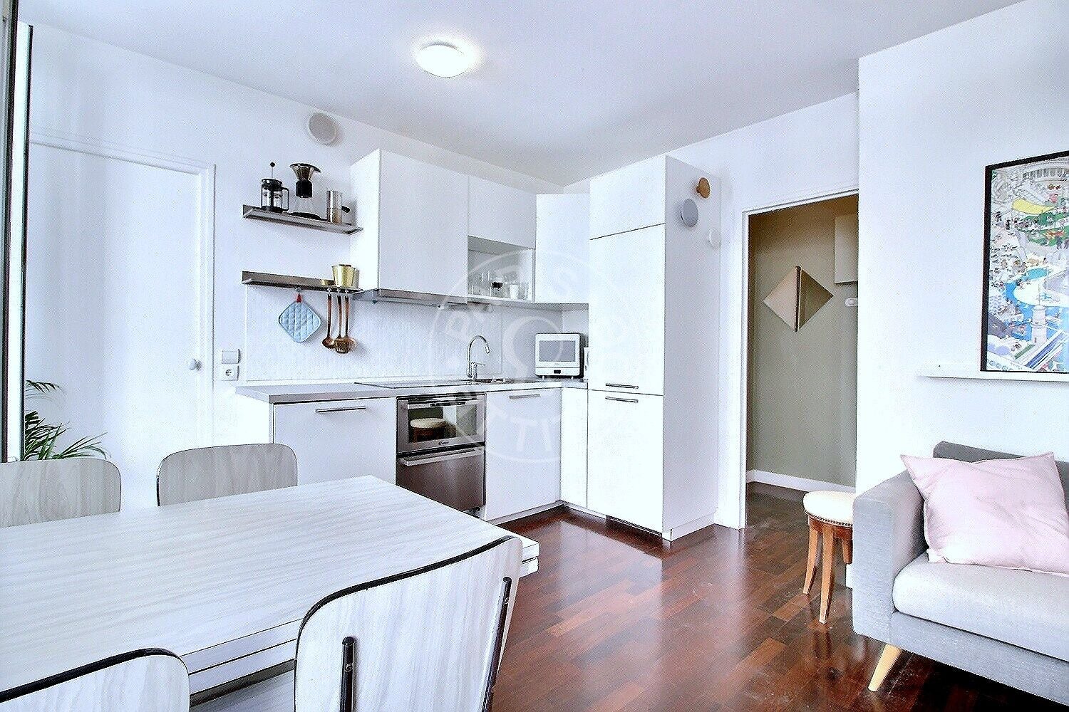 Flat Rue Lucien Sampaix in Paris