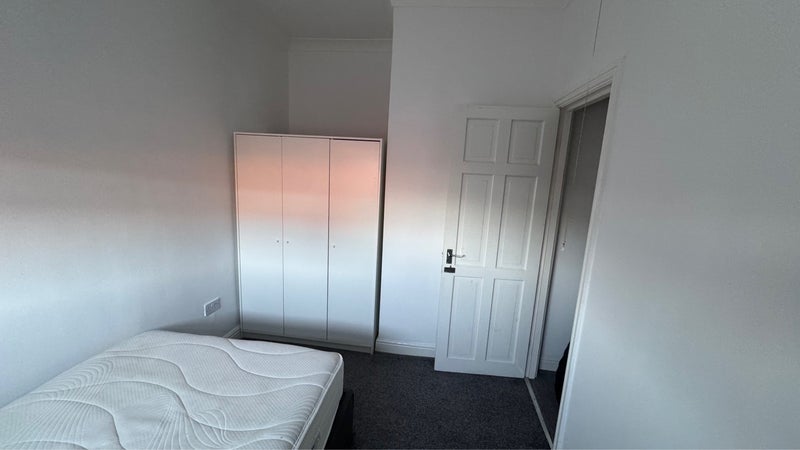 Room Sumner Street in Wigan