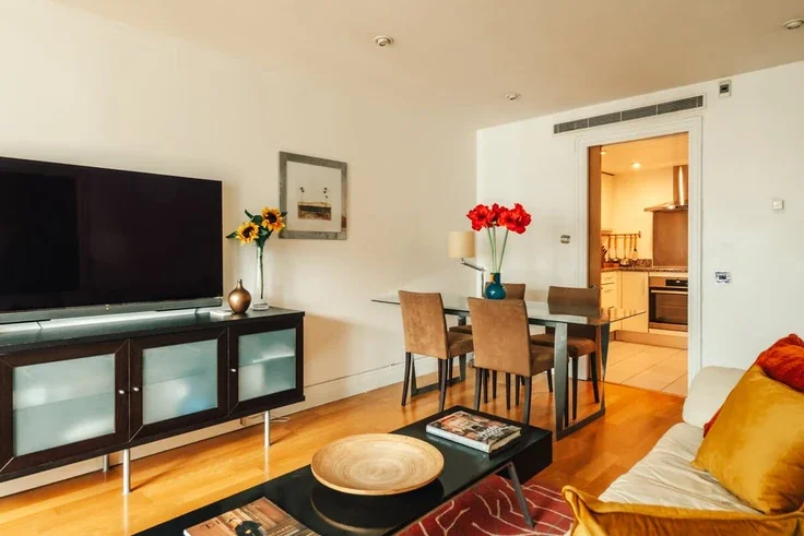 Flat Sheldon Square in City of Westminster