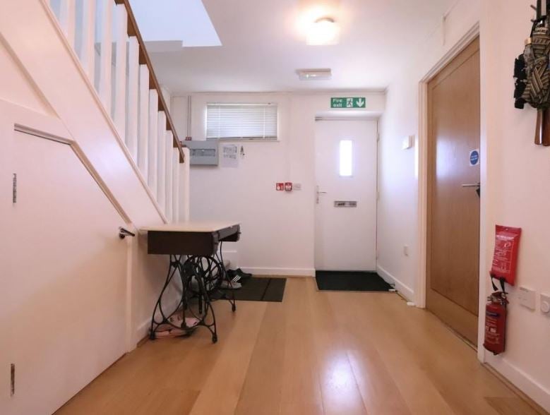 Room Meadowview Road in Greater London