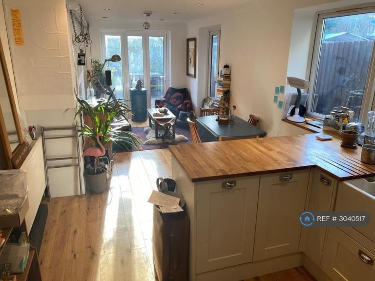 Flat Antill Road in Greater London