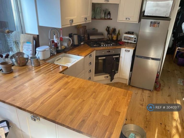 Flat Antill Road in Greater London