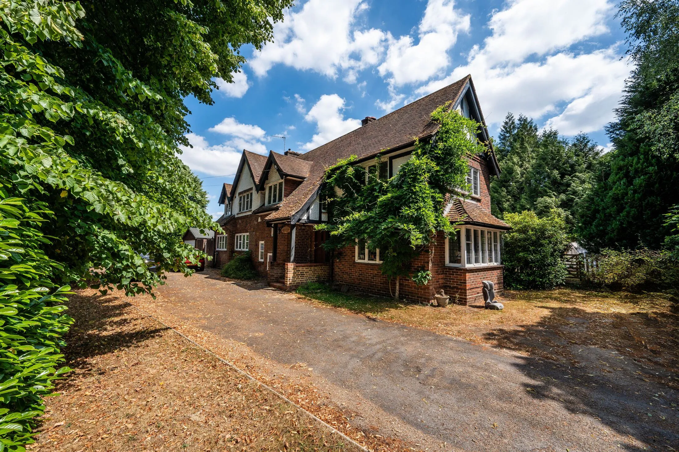 House Poplar Road in Guildford