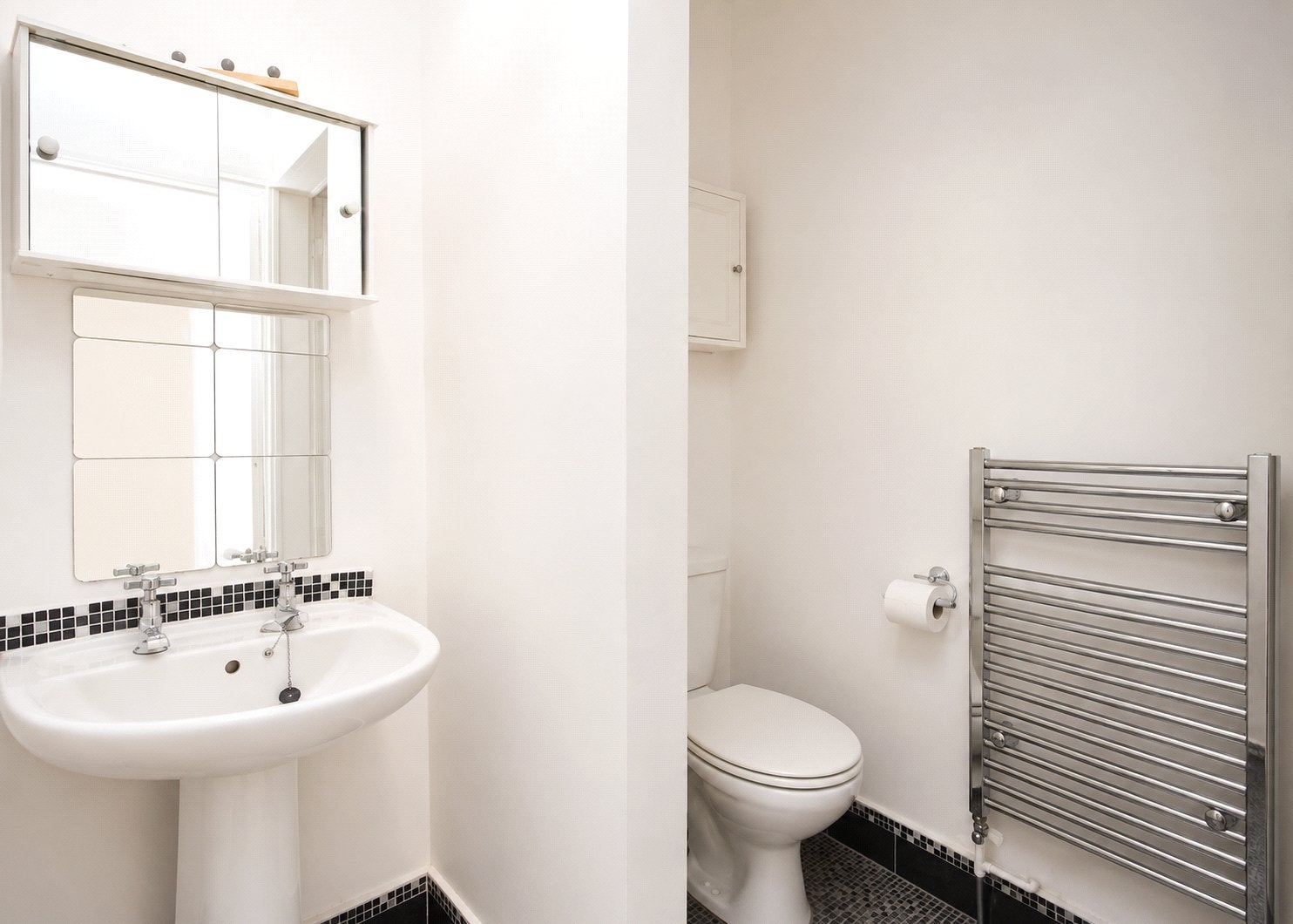 Flat Bensham Lane in Greater London