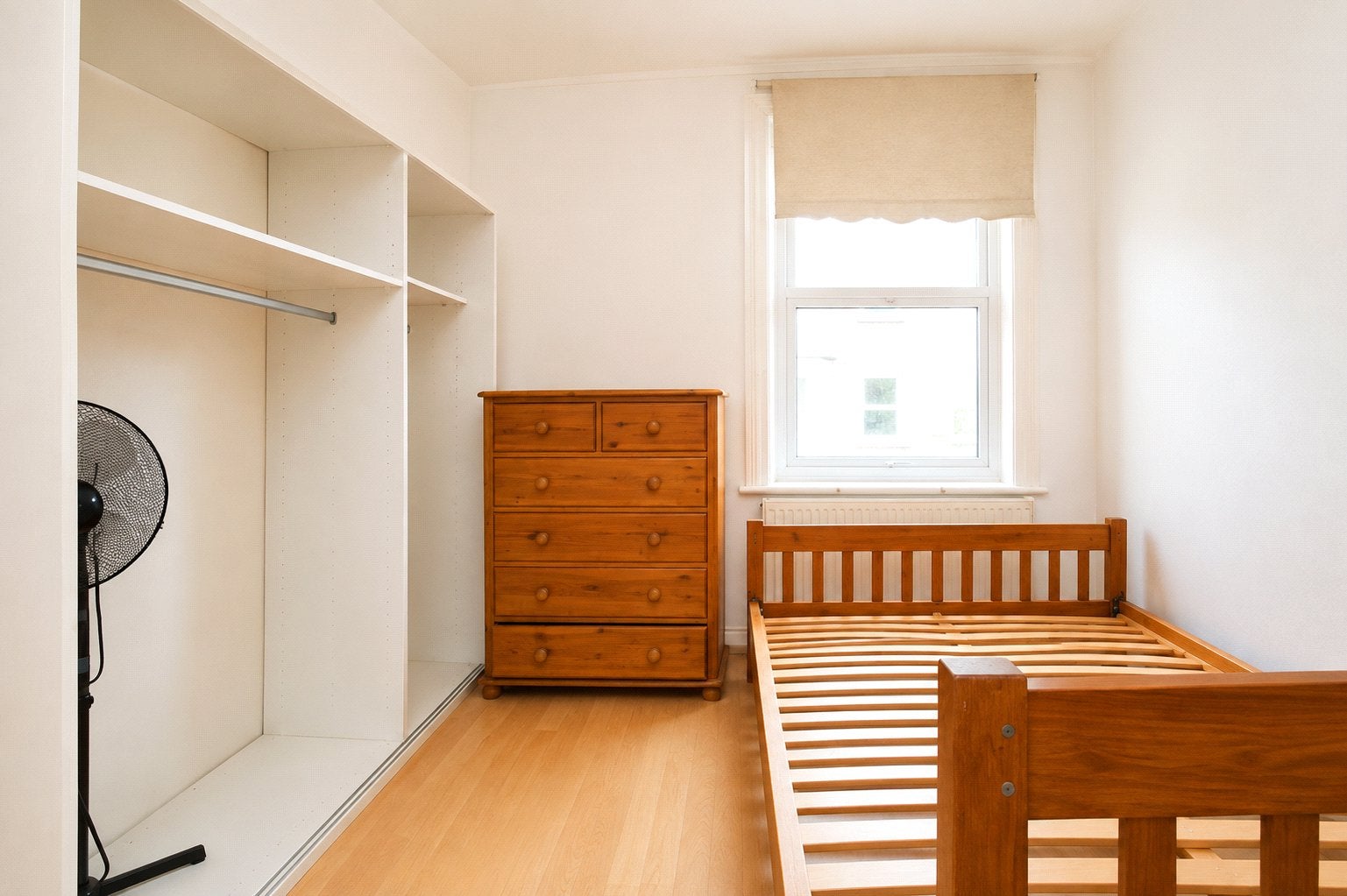Flat Bensham Lane in Greater London