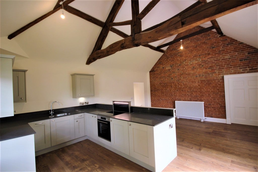 Flat Hamstall Close in Lichfield