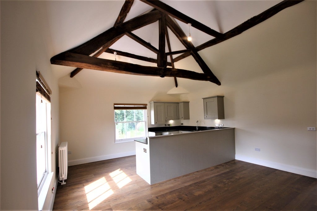 Flat Hamstall Close in Lichfield