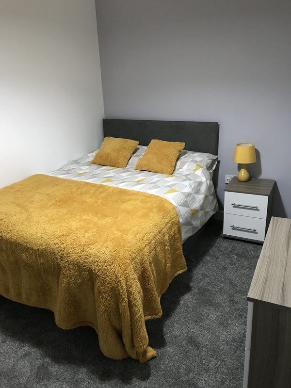 Room The Boulevard in Ellesmere Port