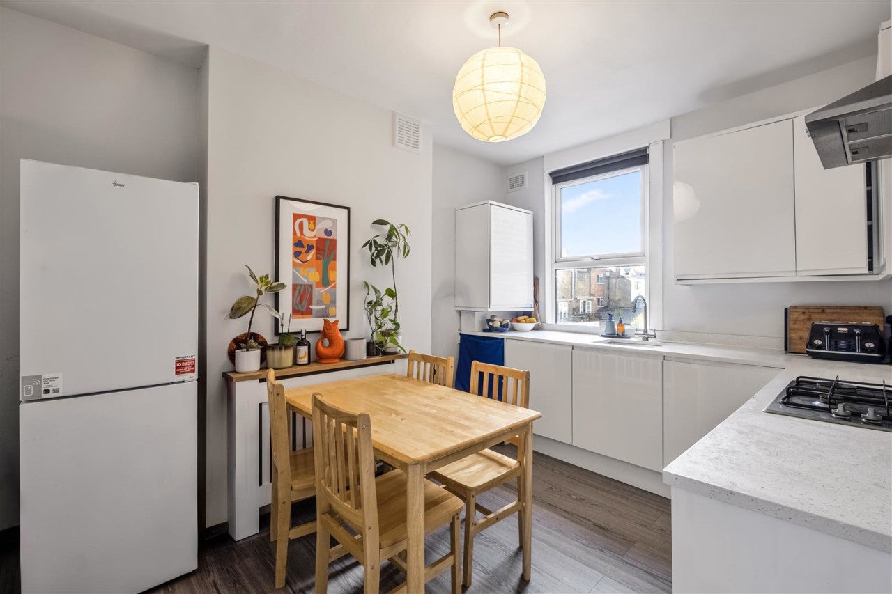 Flat Santley Street in London