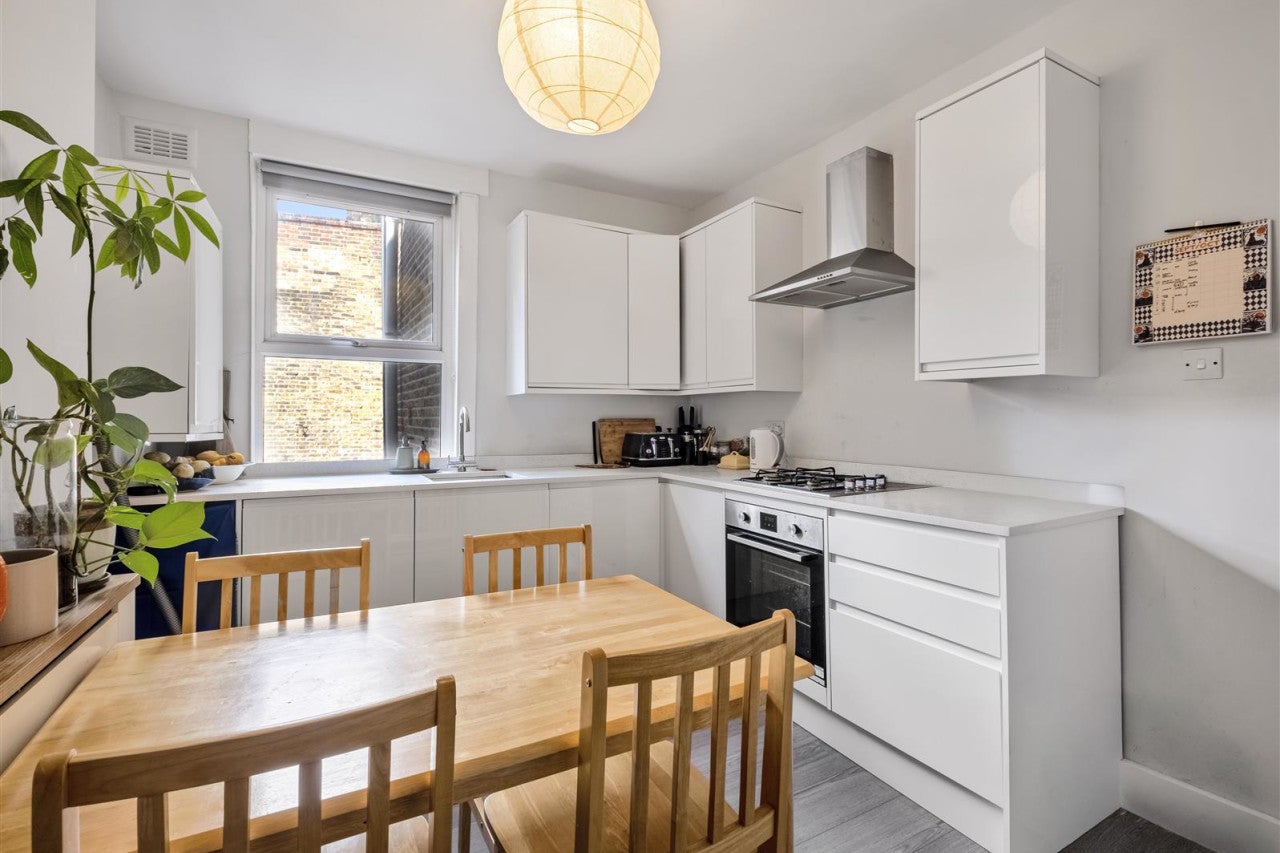 Flat Santley Street in London