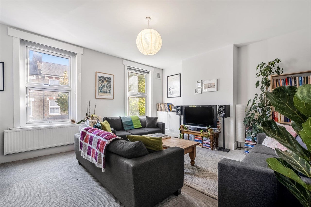 Flat Santley Street in London