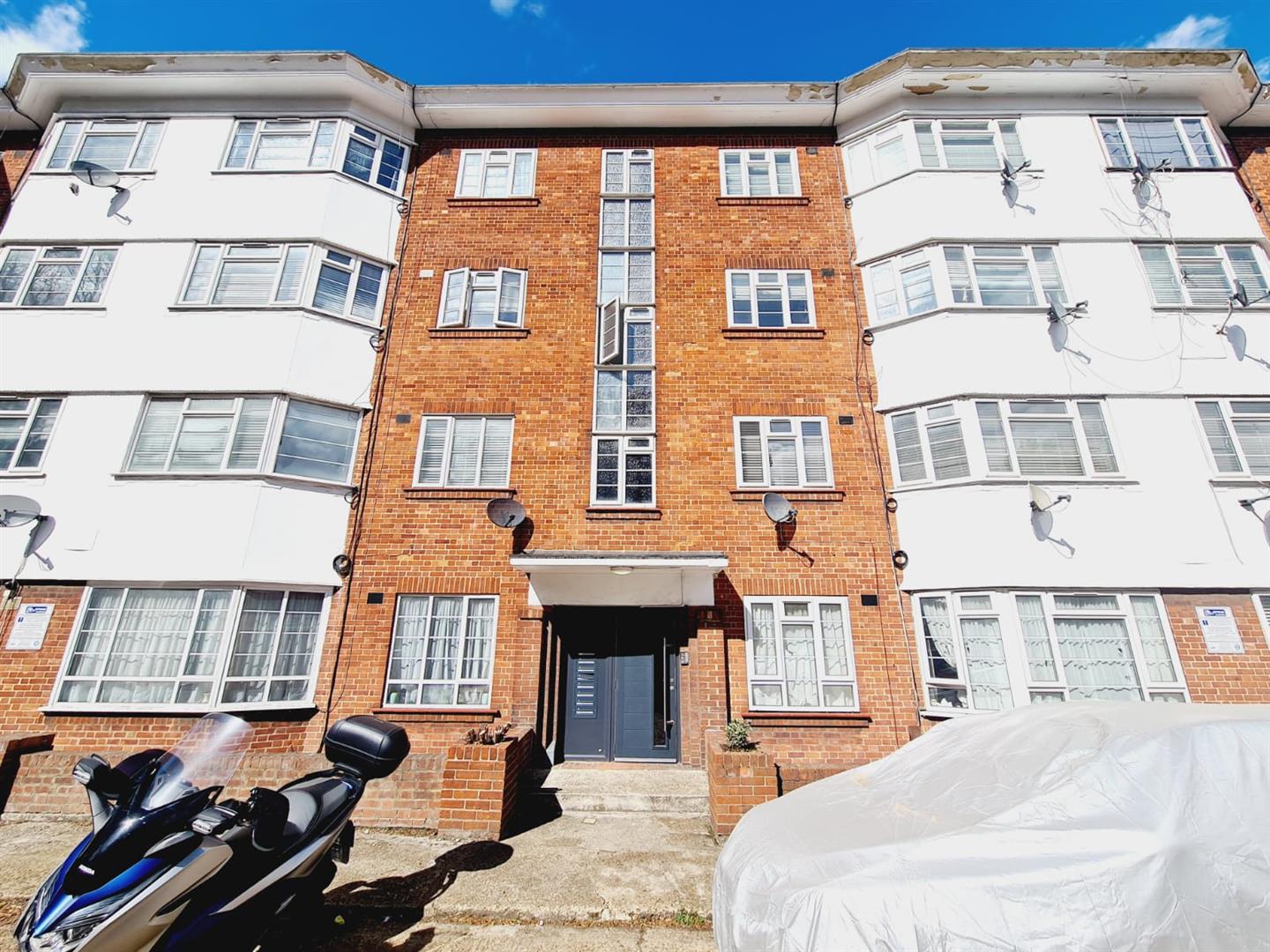 Flat The Vale in Greater London