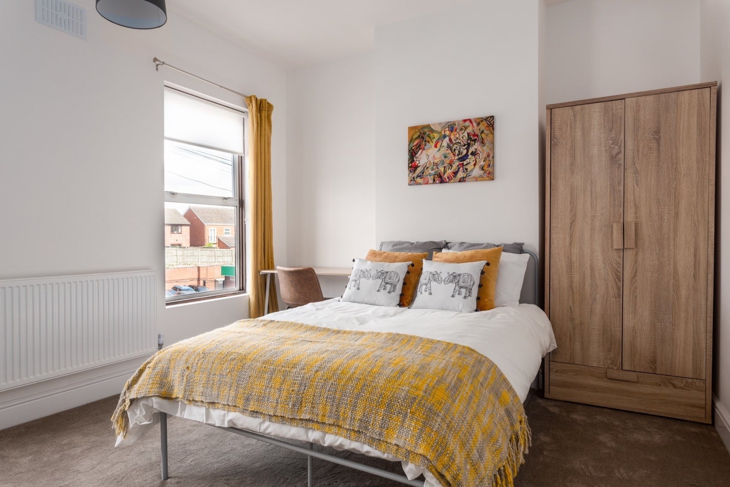 Room Hearsall Lane in Coventry