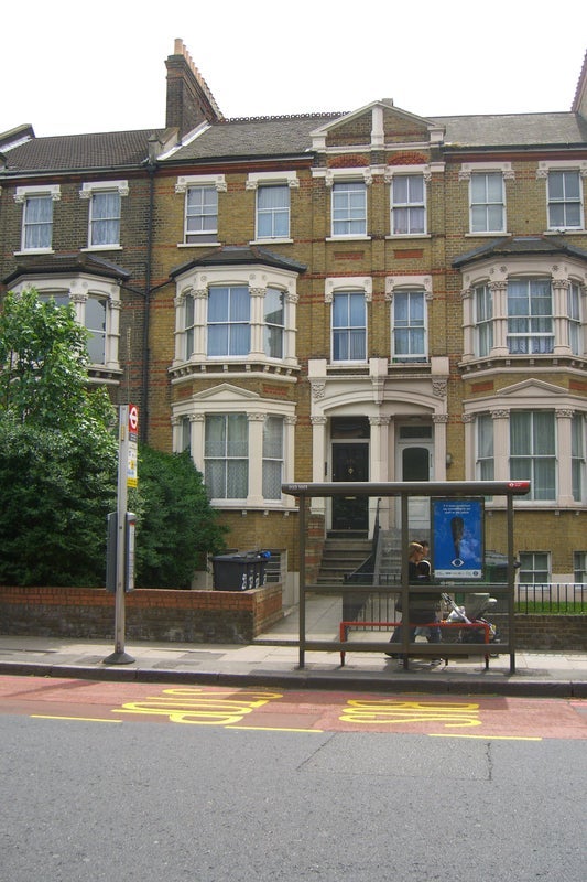 Room Queen's Road in Greater London