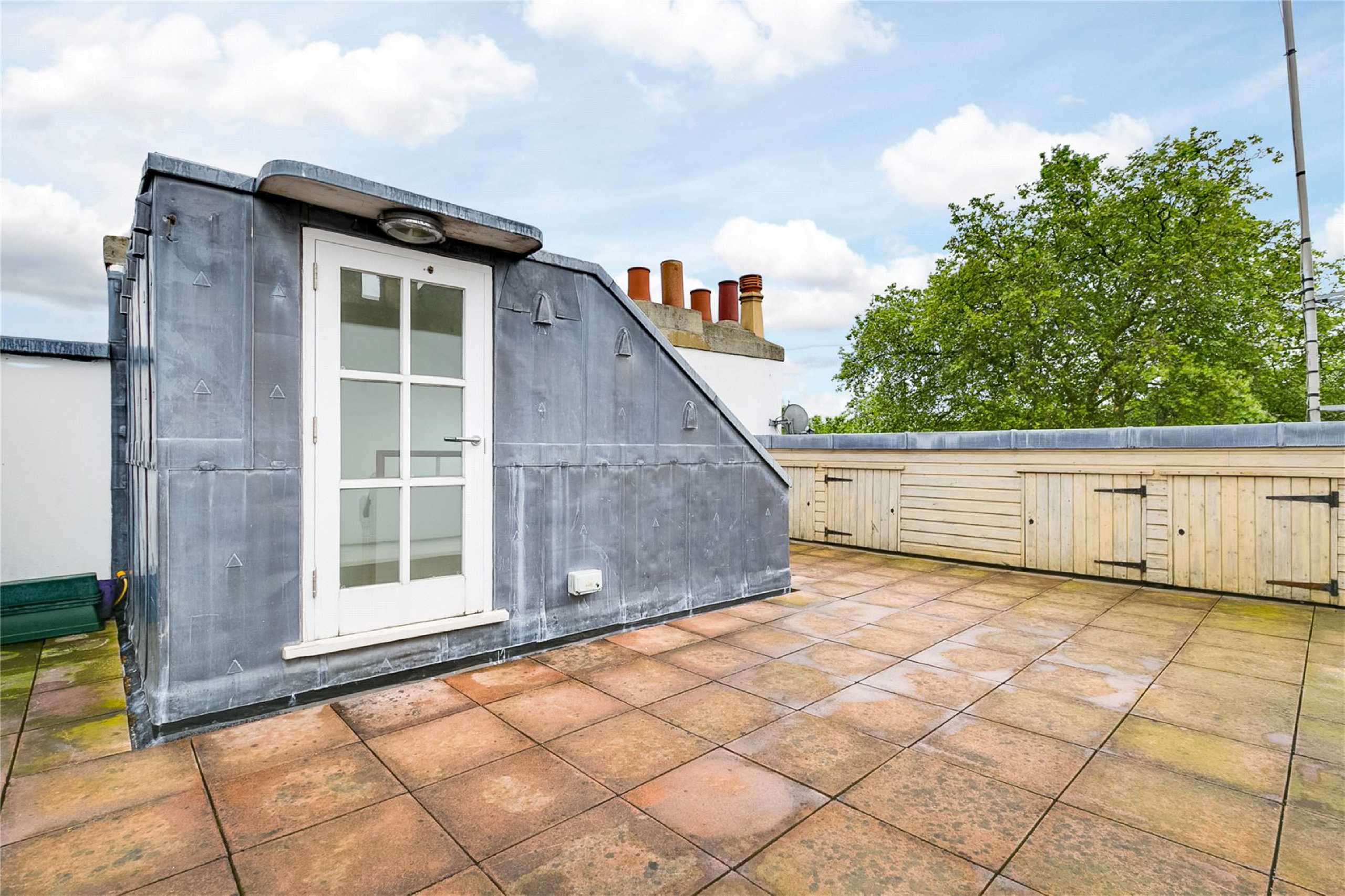 Flat Royal Crescent in Greater London
