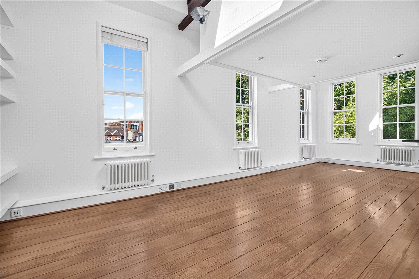 Flat Kingsway in City of Westminster