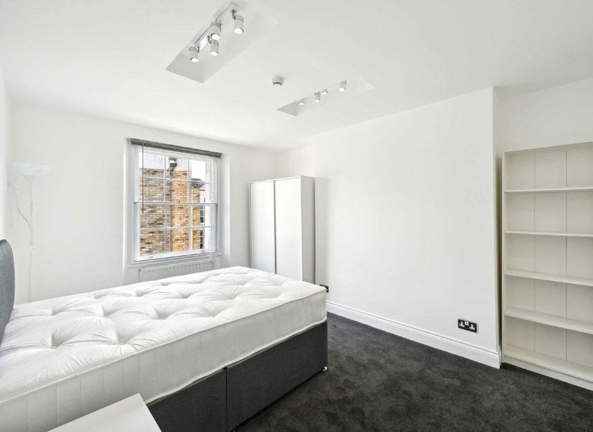 Flat Fulham Road in Greater London