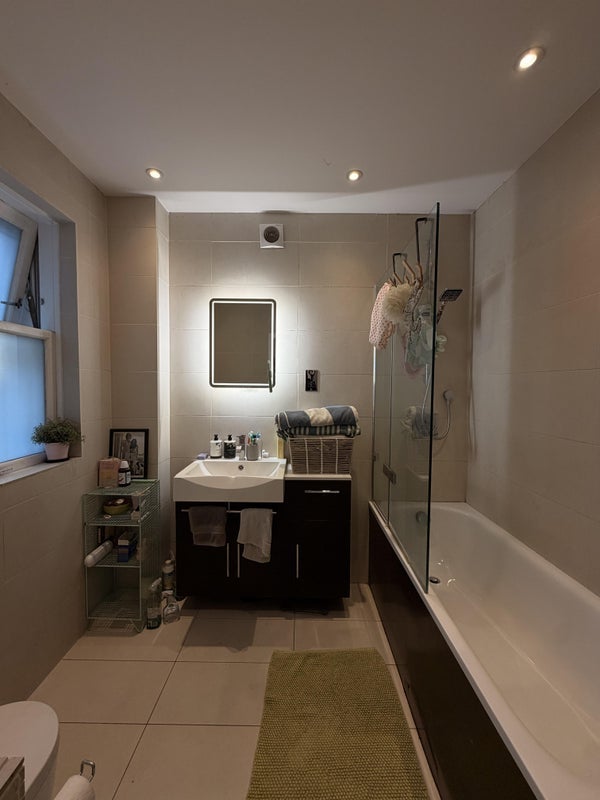 Room Walterton Road in City of Westminster