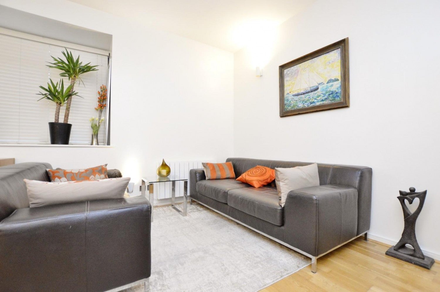Flat Jedburgh Road in Greater London